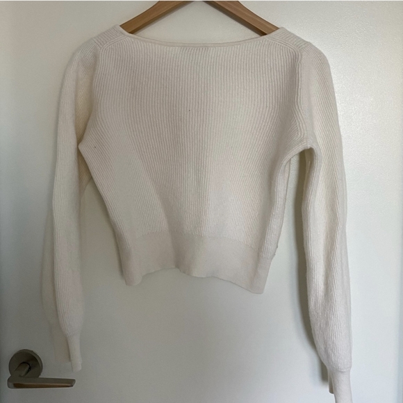 Babaton (Aritzia) Column sweater - cropped - Picture 4 of 6